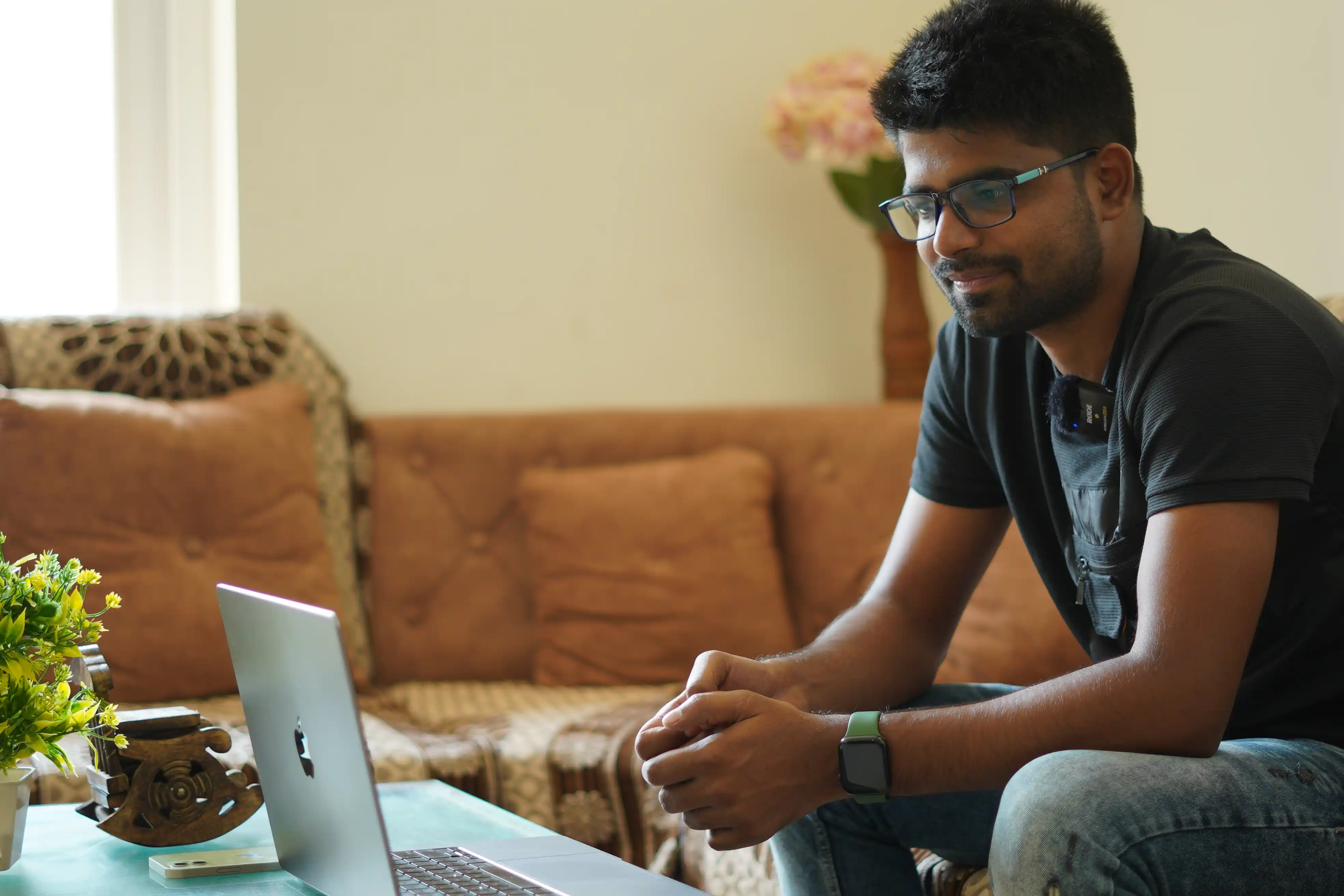 sonu tiwari working in laptop